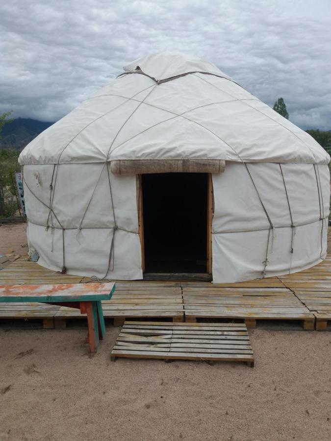 Yurt Camp Tosor Ξενοδοχείο Εξωτερικό φωτογραφία