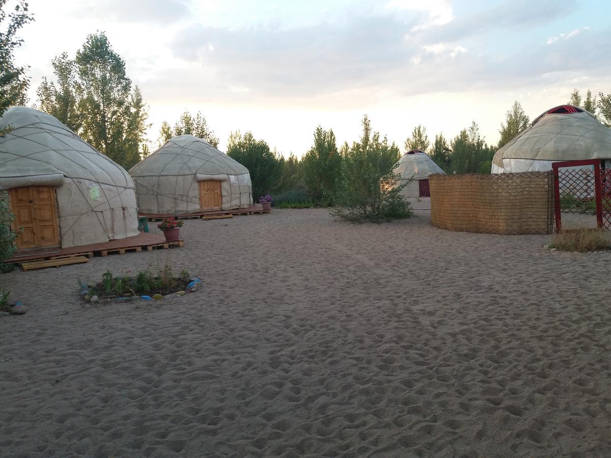 Yurt Camp Tosor Ξενοδοχείο Εξωτερικό φωτογραφία