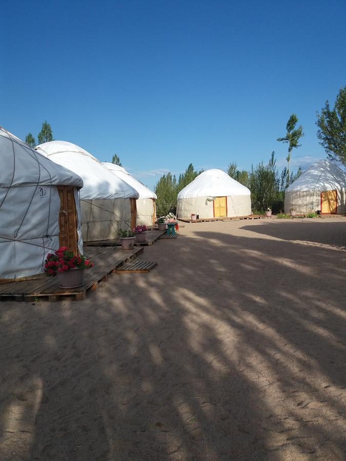 Yurt Camp Tosor Ξενοδοχείο Εξωτερικό φωτογραφία